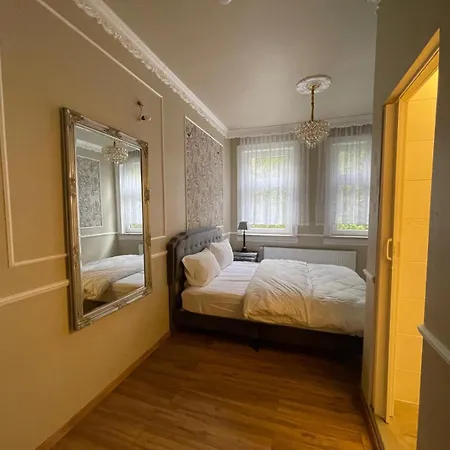 Antique Am Bahndamm 슈미데펠드암렌스타이그