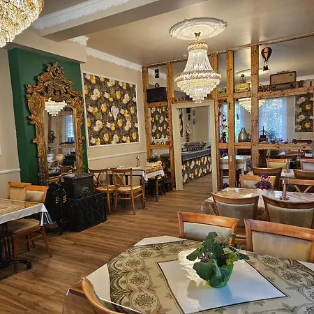 Antique Hotel Am Bahndamm Hotel