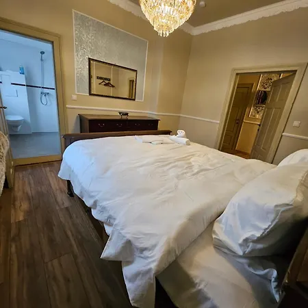 Antique Am Bahndamm * 슈미데펠드암렌스타이그