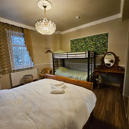 Antique Am Bahndamm * 슈미데펠드암렌스타이그