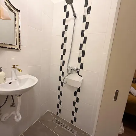 Antique Am Bahndamm *