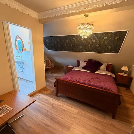 Antique Am Bahndamm Schmiedefeld am Rennsteig