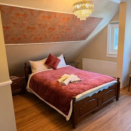 Antique Am Bahndamm * Schmiedefeld am Rennsteig